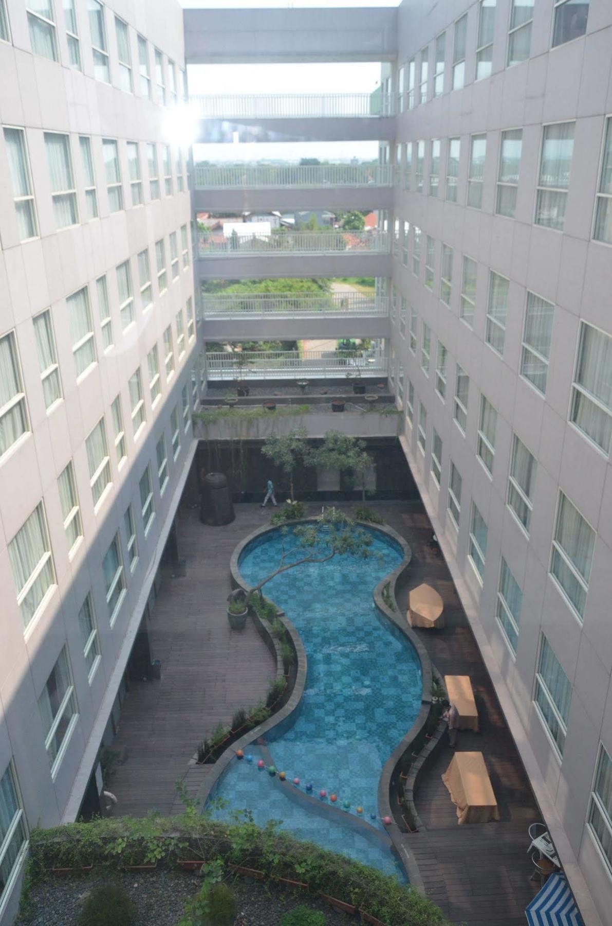 Ibis Styles Jakarta Airport Tangerang Exterior foto