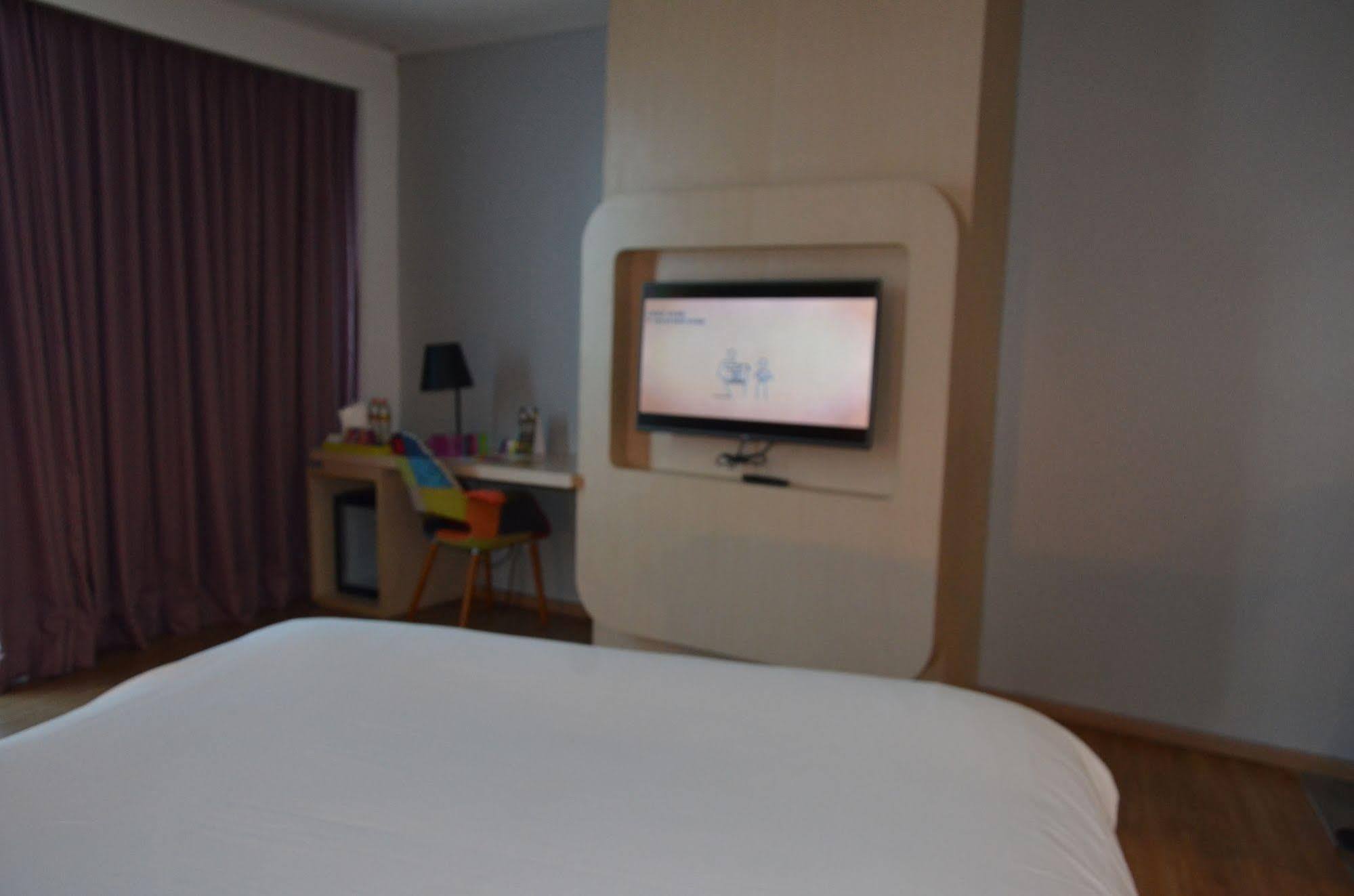 Ibis Styles Jakarta Airport Tangerang Exterior foto